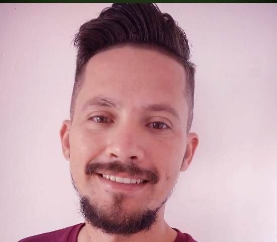 Ao receber exame mostrando que está com Covid-19, jovem de Cerejeiras usa rede social para alertar pessoas com as quais manteve contato