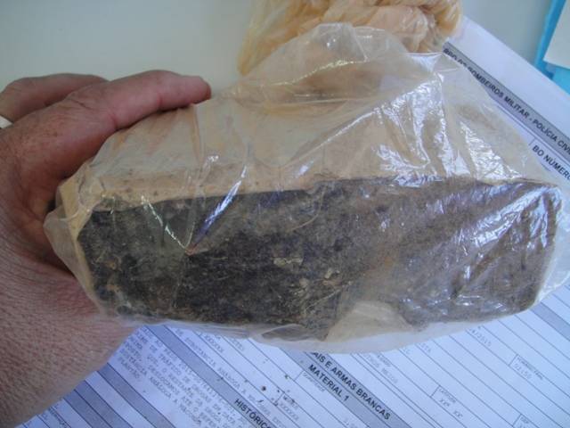 “Batedor”, passageira e cobrador são presos transportando mais de 1kg de maconha em ônibus que ia para Chupinguaia
