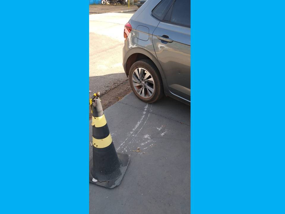 Empresária acusada de riscar carro de professora com pregos esclarece situação e também registra queixa na polícia