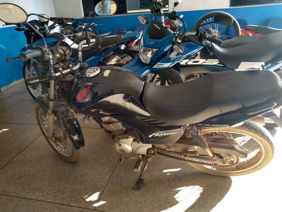 Motocicleta furtada é encontrada escondida dentro de casa em construção no bairro Cidade Verde II