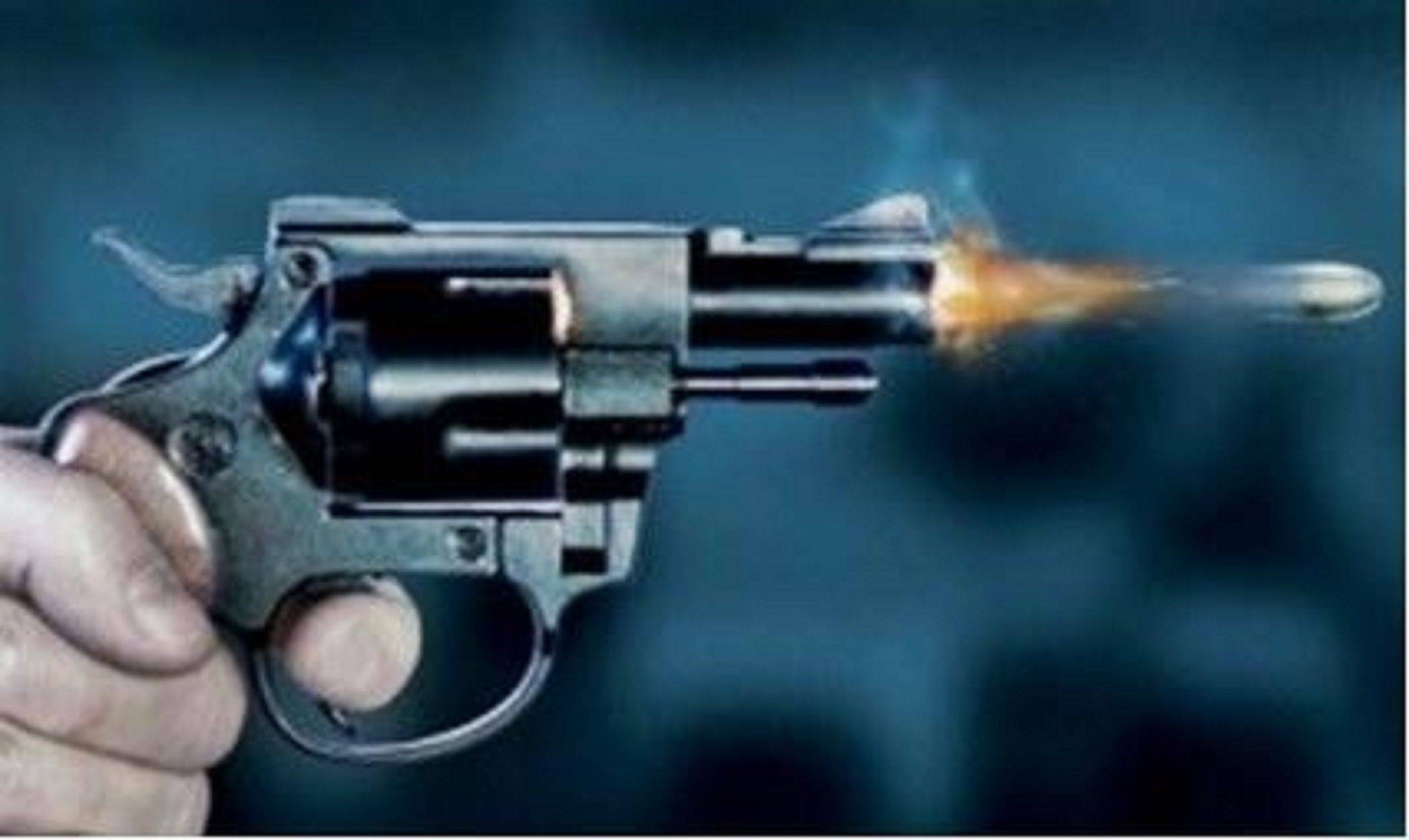 Em liberdade condicional e enciumado, homem tenta matar a tiros atual companheira de sua ex-esposa