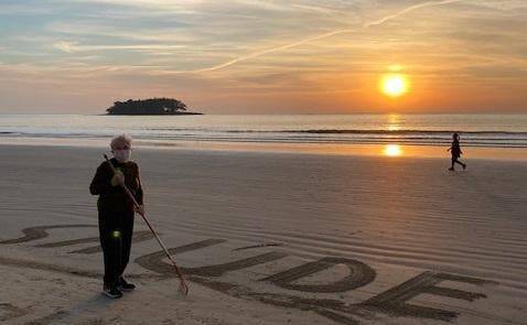 Aos 87 anos e morando em SC, empresária pioneira em Vilhena leva otimismo a praias sulistas durante pandemia