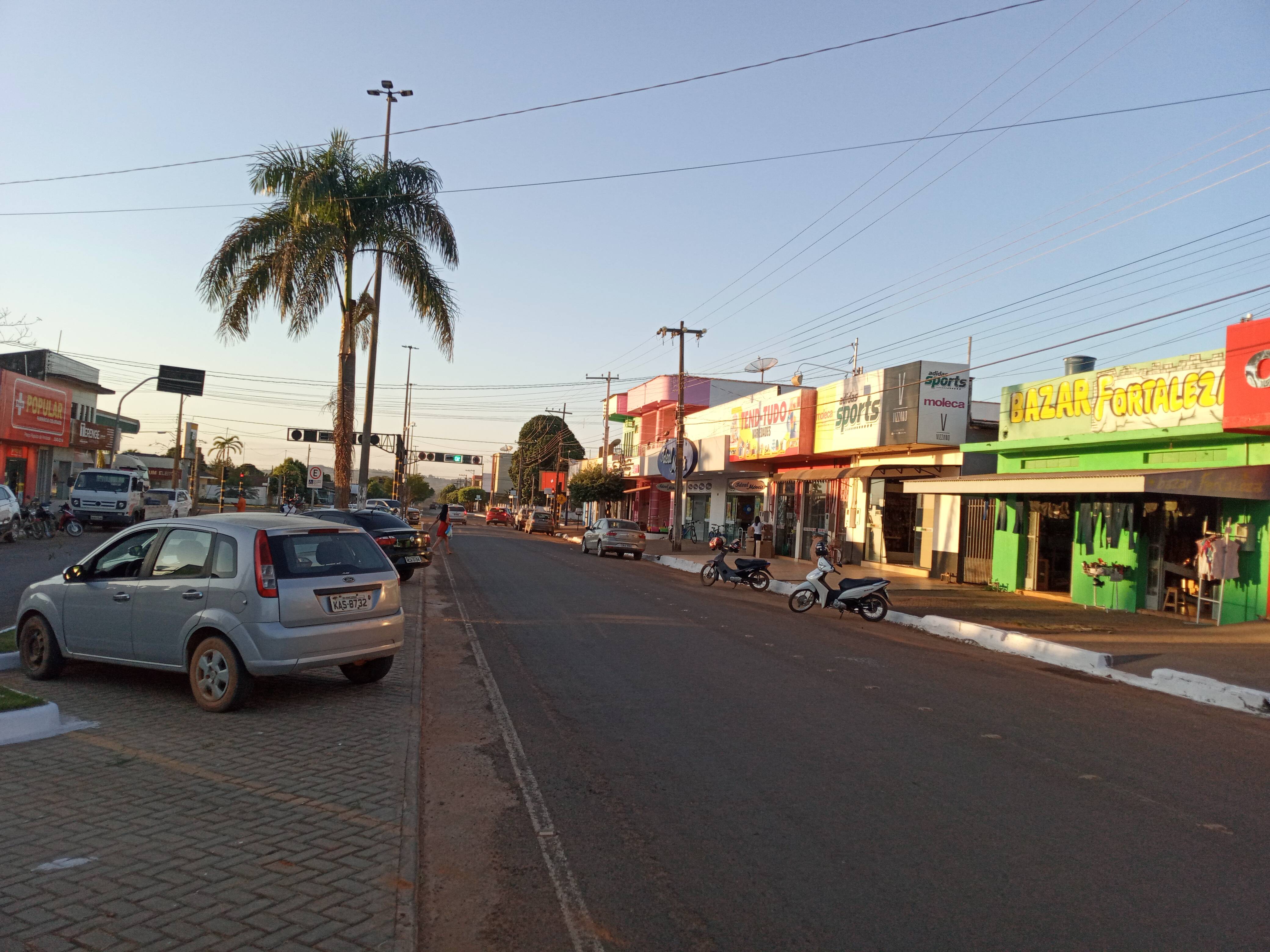 Loja de eletrodomésticos tem 48 celulares furtados no fim de semana em Cerejeiras; ninguém foi preso até agora