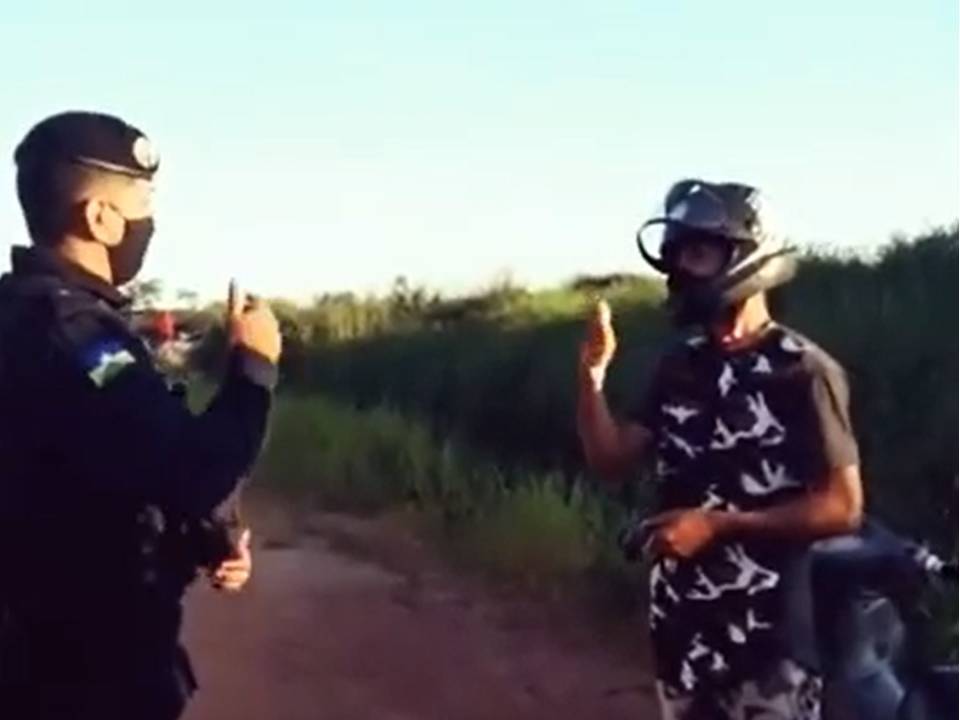 Policial militar de Rondônia aprende Libras para ajudar em abordagens a surdos e ganha destaque no Brasil