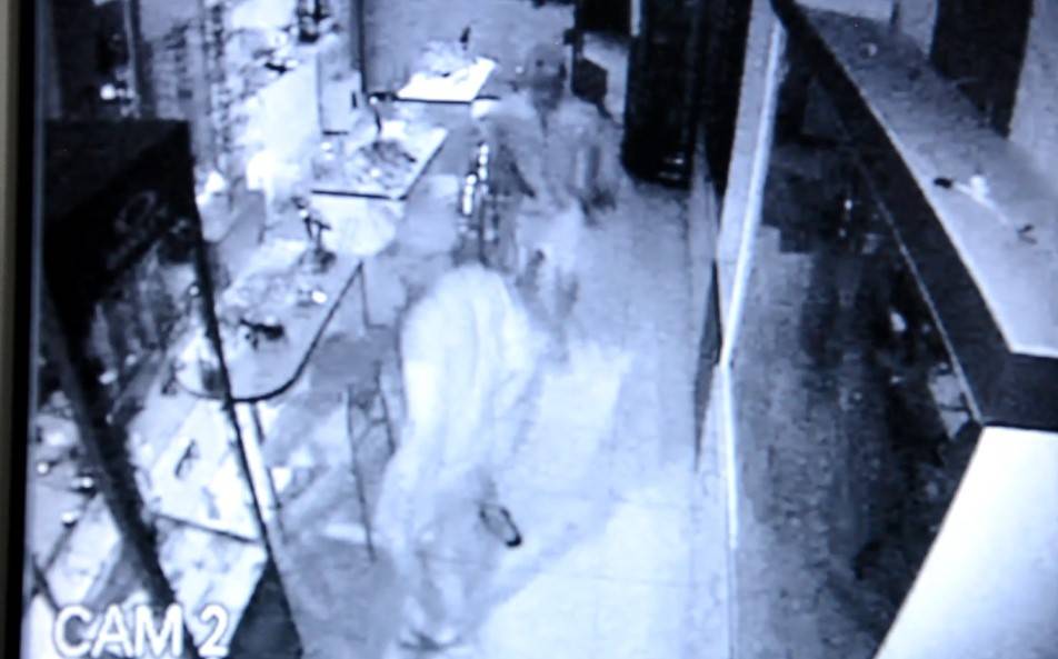 Ladrão quebra porta de vidro e furta relógios de ótica no centro de Vilhena