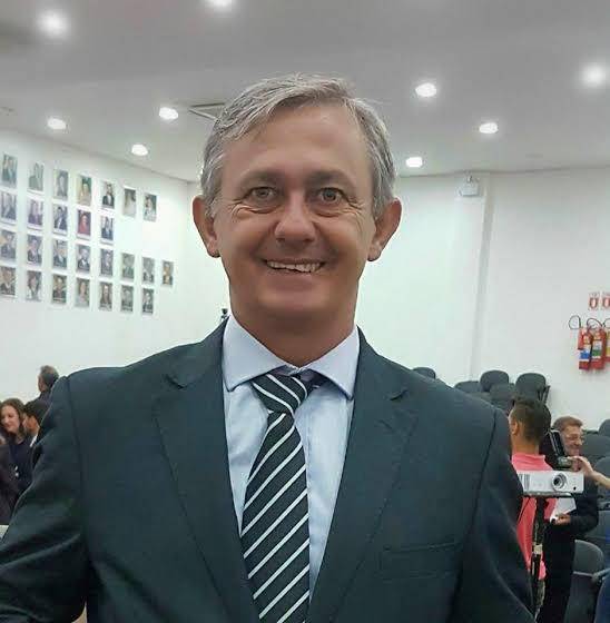 Após FOLHA DO SUL publicar o caso, vereador de Mato Grosso comenta auxílio emergencial recebido pela filha advogada