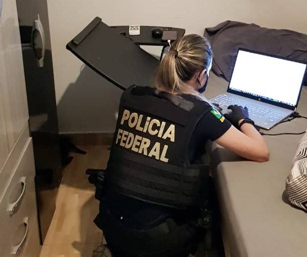 Polícia Federal cumpre mandados contra acusados de armazenar pornografia infantil na cidade de Cacoal