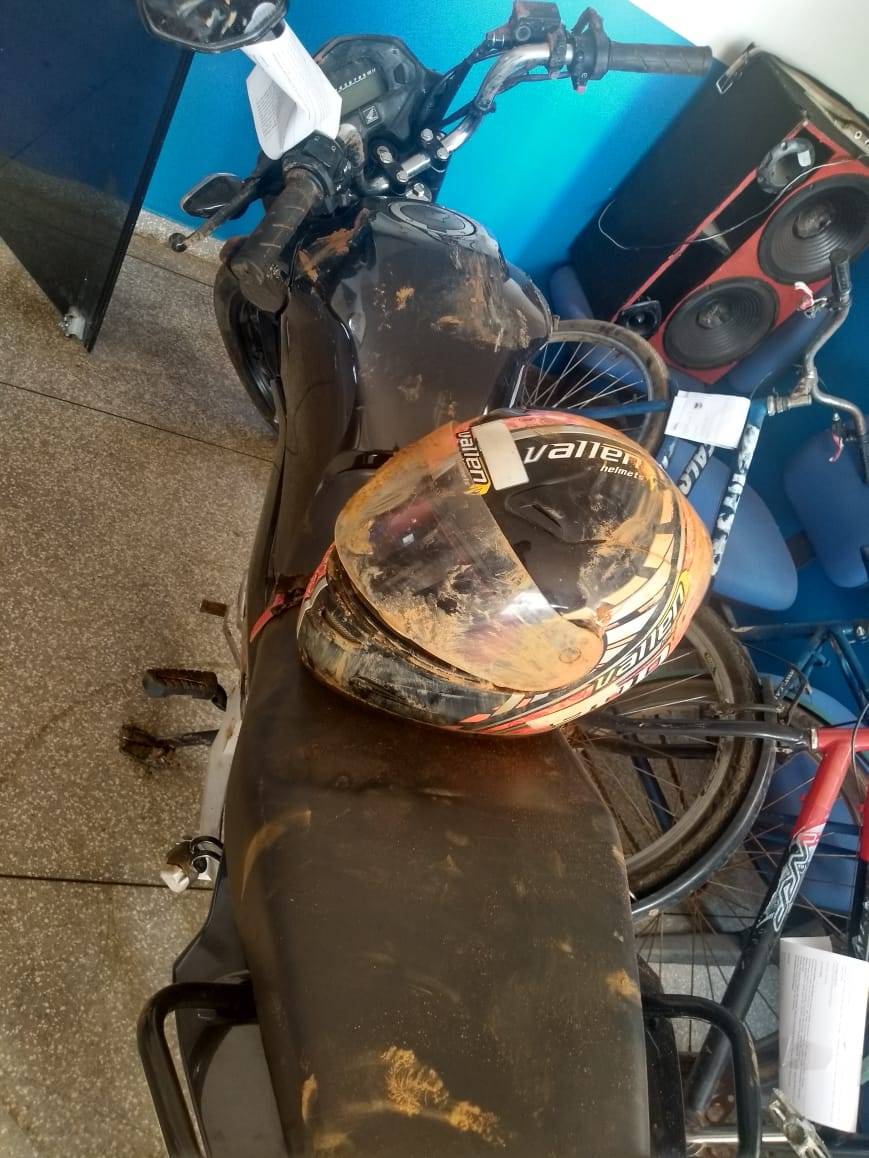 Motocicleta com registro de furto é localizada abandonada em estrada vicinal de Vilhena