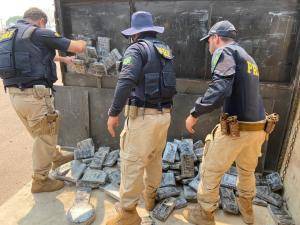 VÍDEO: em cidade de Mato Grosso, PRF apreende mais de uma tonelada de cocaína; droga é avaliada em R$ 180 milhões