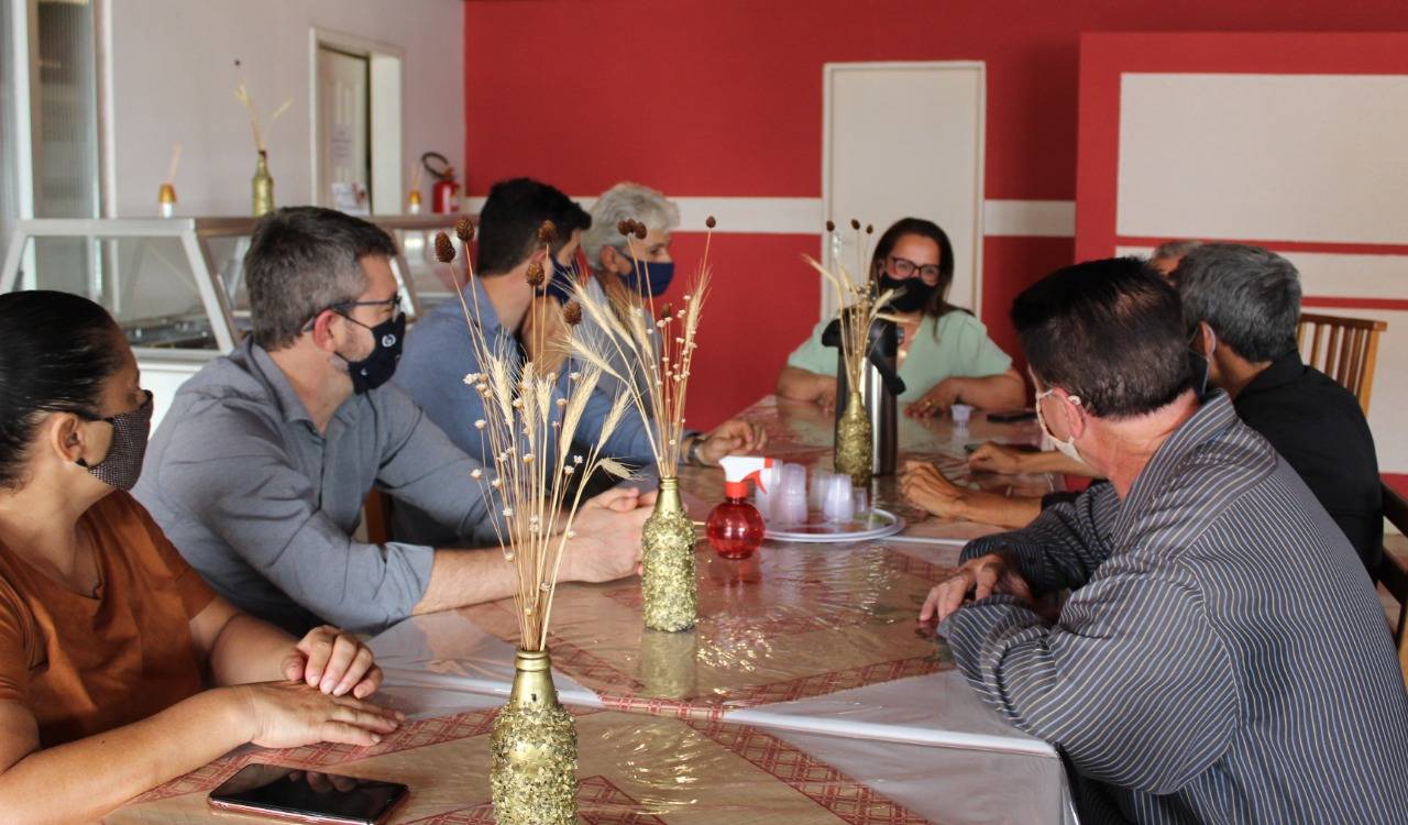 Deputada Rosangela Donadon participa de reunião com pré-candidatos a vereadores de Colorado do Oeste