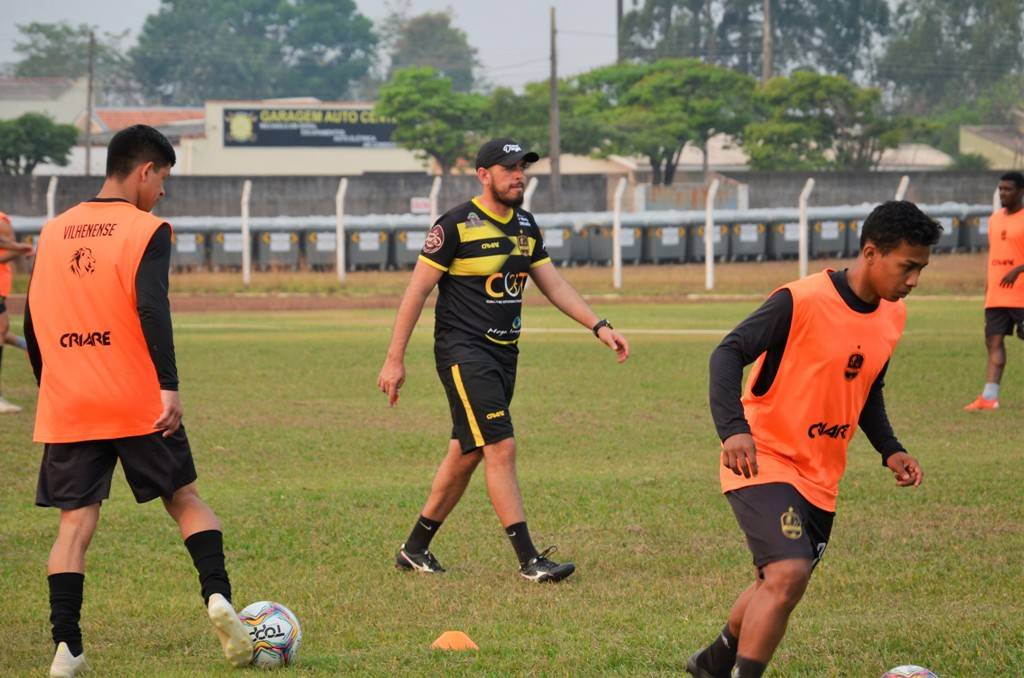 Treinador do Vilhenense diz que semana antes da estreia contra o Bragantino-PA pela Série D será de “ajuste fino”