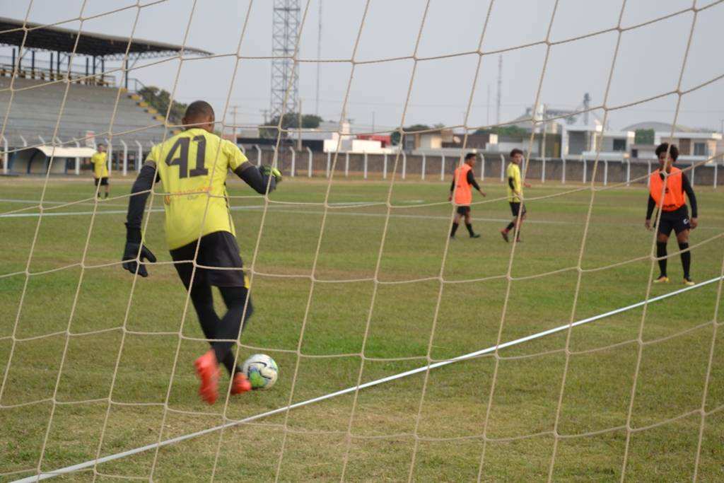 Vilhenense viajou com 20 jogadores para estreia contra o Bragantino; o Leão treina na tarde de hoje em Belém-PA