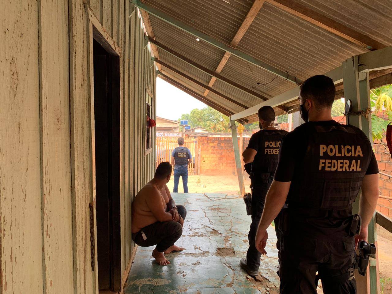 Polícia Federal cumpre mandados de busca e apreensão em cidade de Rondônia; um foi preso por posse ilegal de arma