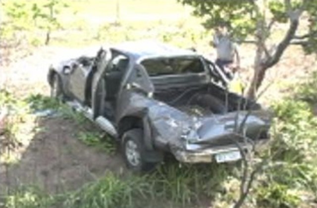 Irmão de empresário vilhenense capota carro na BR 364