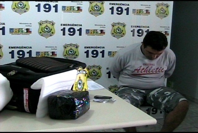 Homem tenta traficar usando nome da esposa; PRF prende em vilhena