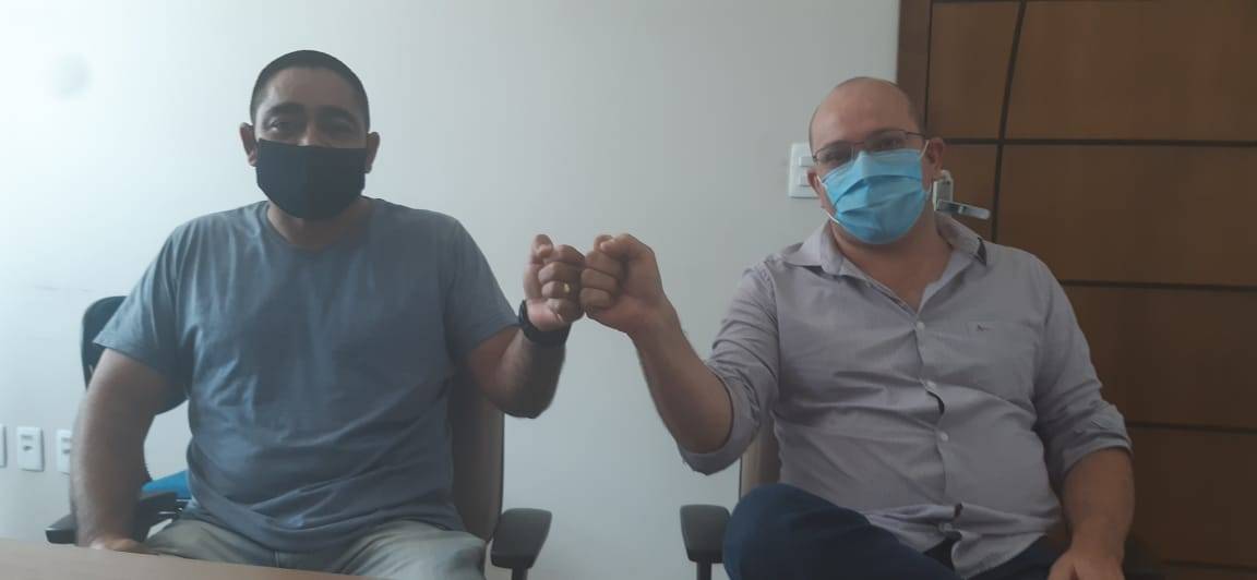 Estreando da política, coronel da PM que concorre a prefeito, tendo médico como vice, se consolida como “terceira via”
