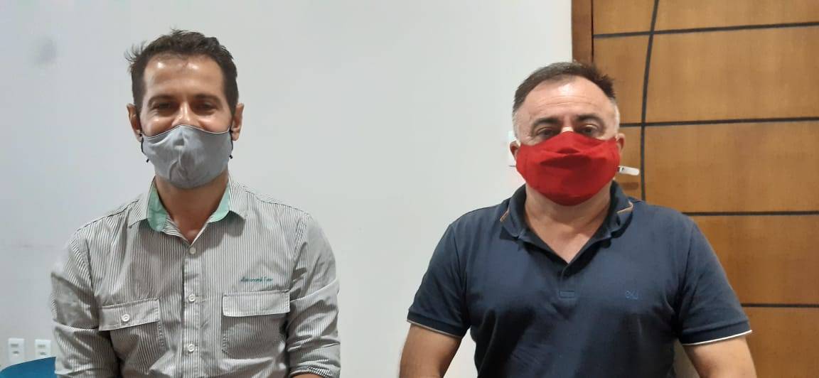 Ao lado de candidato a vice, empresário que disputa prefeitura de Vilhena aciona a polícia ao constatar fraude em enquete