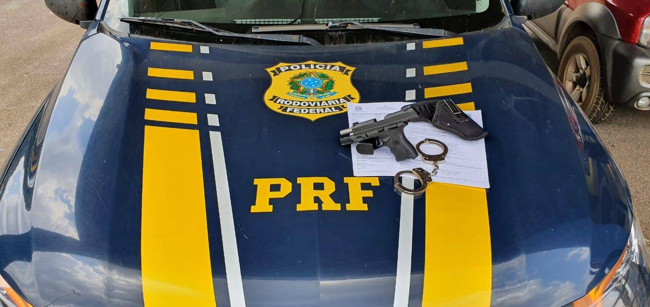 Transportando arma em picape, vilhenense é preso em flagrante, em rodovia que liga BR 364 a Colorado do Oeste