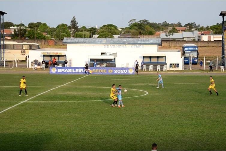 Atleta do Ji-Paraná e massagista do Vilhenense são citados em súmula por agressões verbais à assistente Márcia Bezerra Caetano