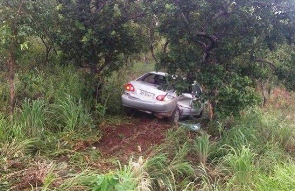 Acidente envolvendo carro e carreta em rodovia de Mato Grosso mata garoto de 06 anos e mulher de 59, ambos de Rondônia