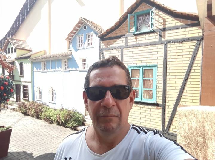 No Facebook, professor cobra candidatos a prefeito e diz que se todos forem bolsonaristas, ele vai defender voto nulo