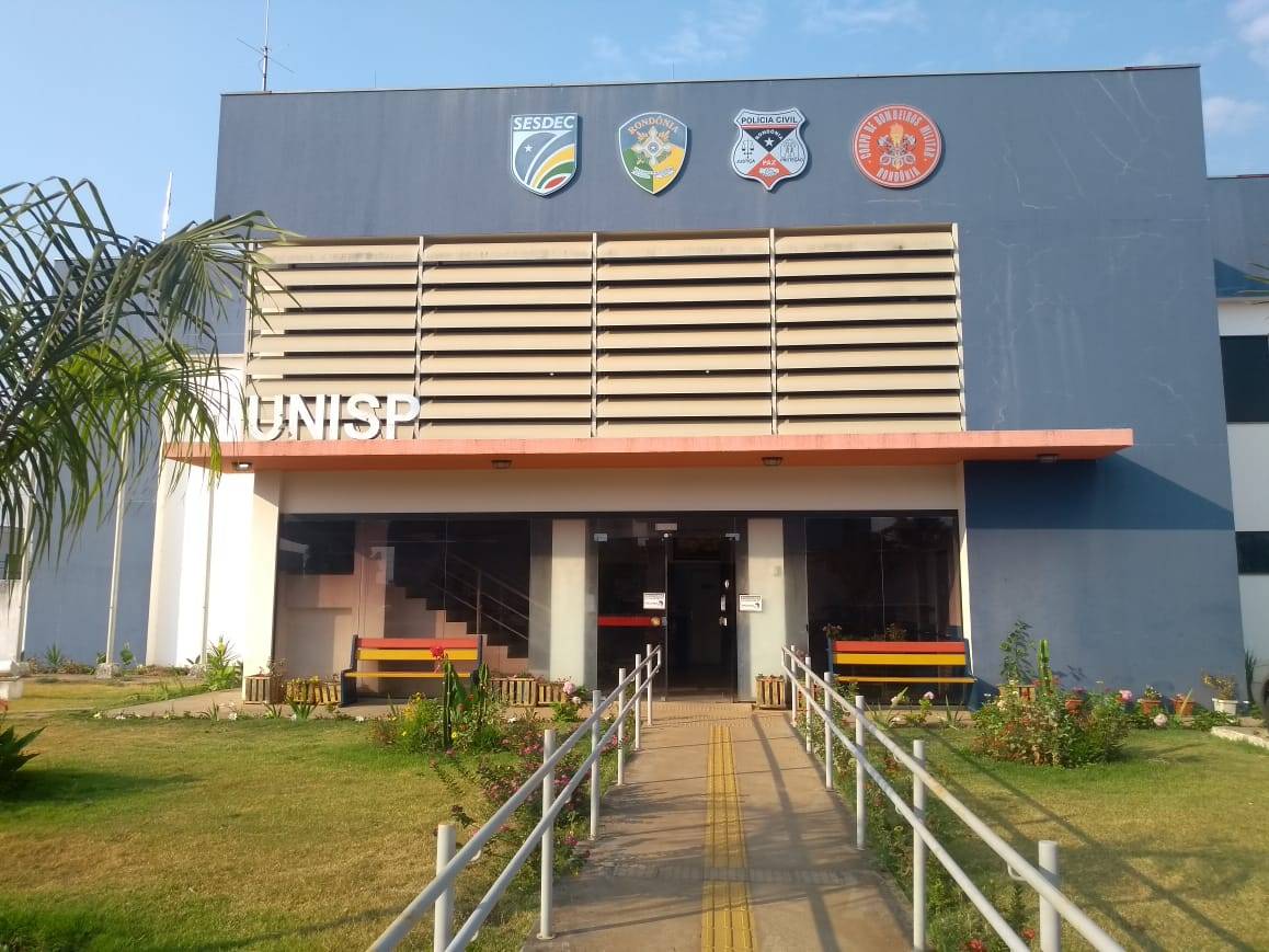Servidor da Secretaria da Educação aciona a polícia após porta de almoxarifado ser arrombada