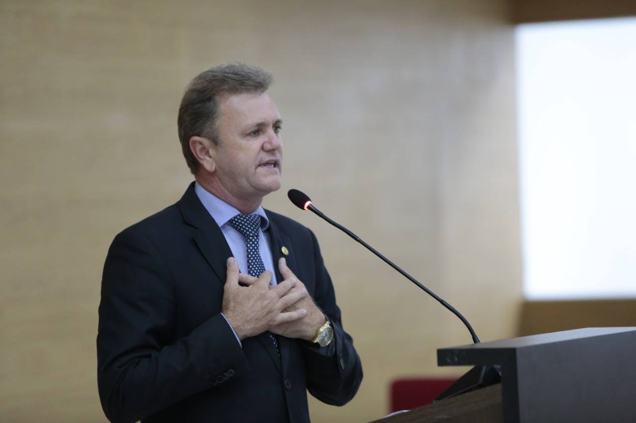Eles merecem: deputado Luizinho Goebel parabeniza todos os professores e professoras pelo seu dia
