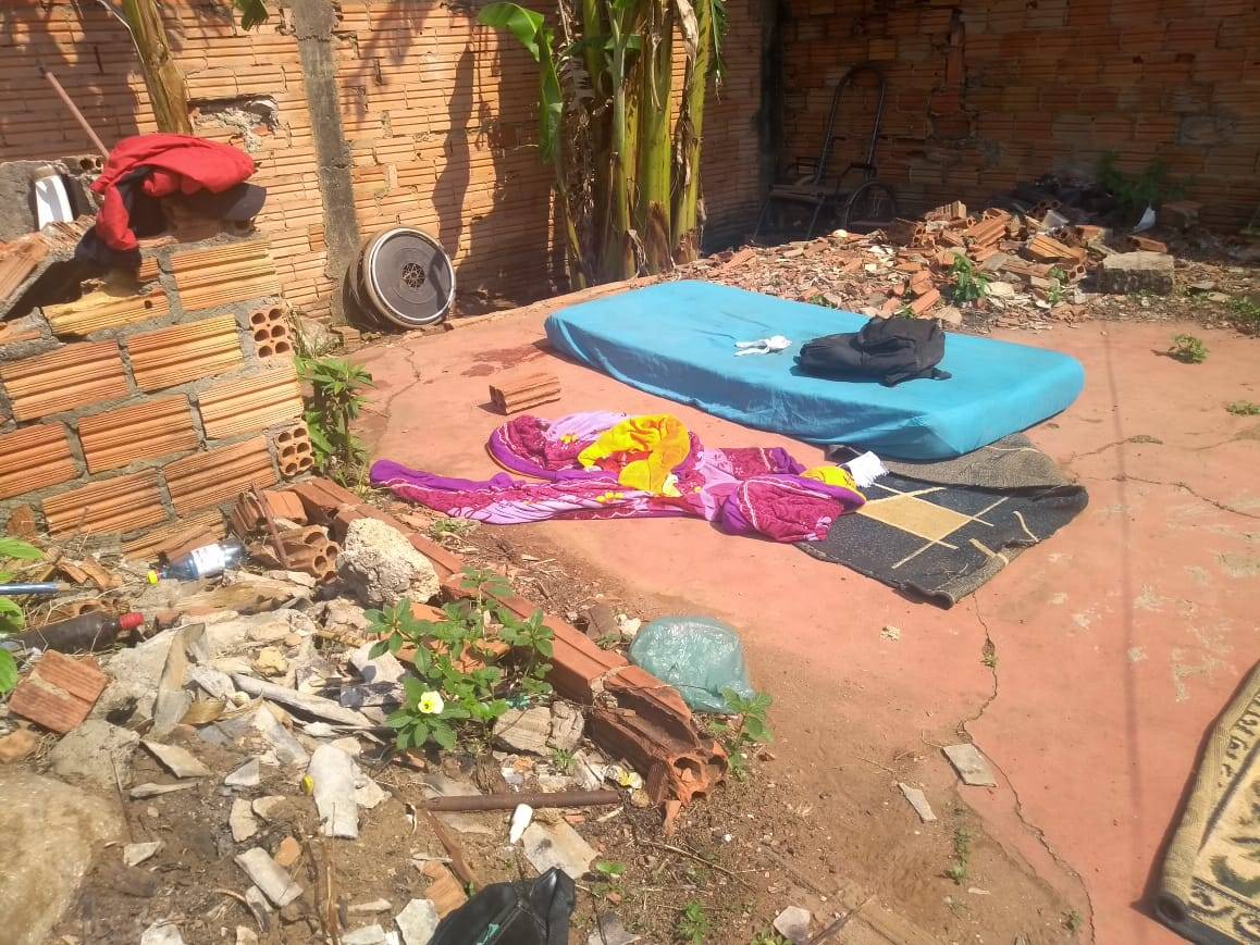 20 dias após deixar hospital, idoso morre ao “substituir” medicamentos por bebidas alcoólicas