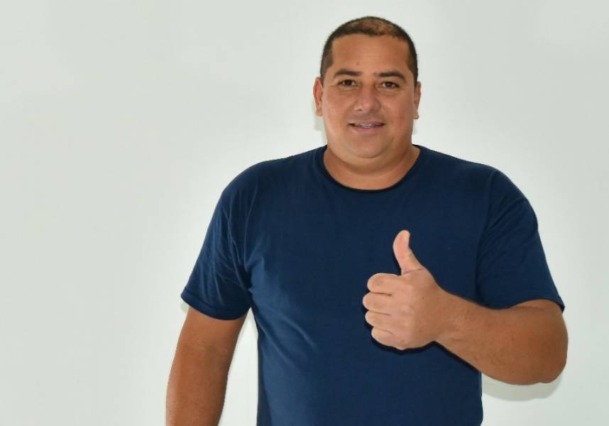 Após queixas nas redes sociais, candidato a vereador orienta cabos eleitorais a evitarem abarrotar caixas de correio