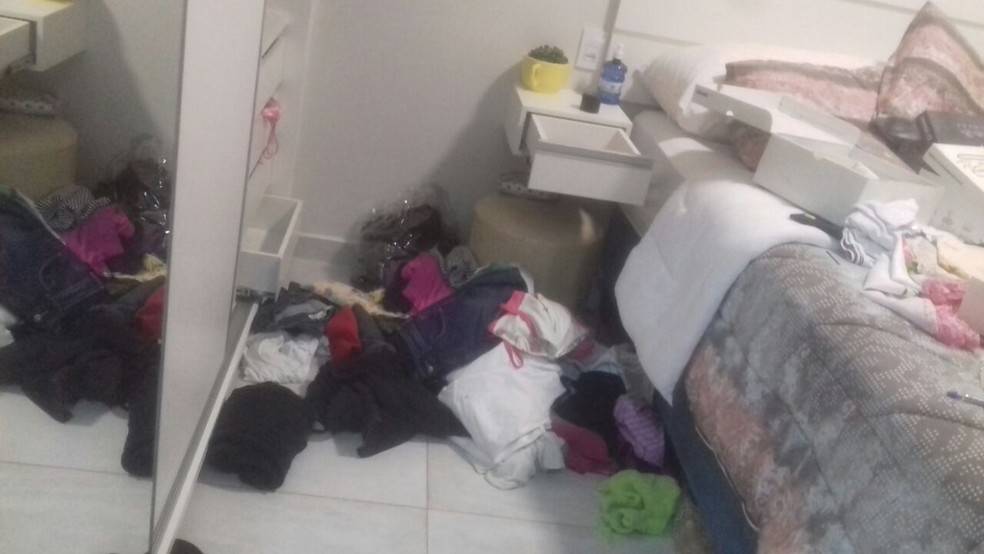 Ninguém escapa: mulher vai visitar marido em fazenda e quando volta, encontra casa arrombada