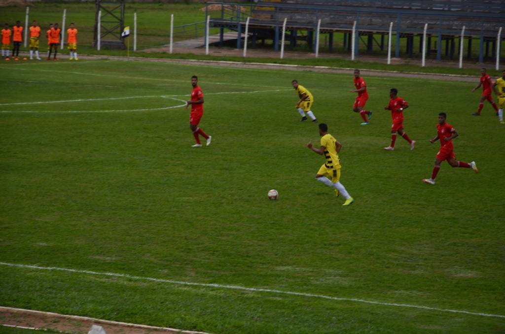 Gil faz grande defesa nos minutos finais e Vilhenense fica no empate sem gols diante do Rio Branco-AC