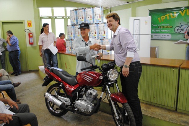 Contribuinte que ganhou moto nem tem carteira de habilitação