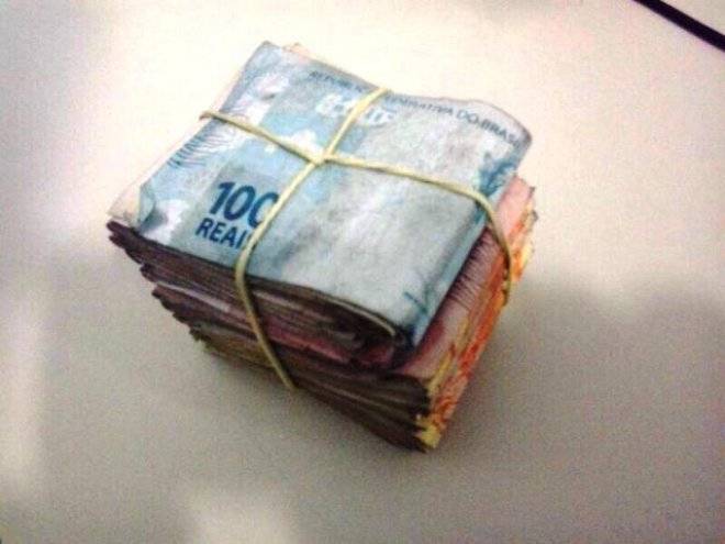 Em Cerejeiras, pequeno comerciante perde R$ 4.700 a caminho do banco, dono de restaurante acha e devolve tudo