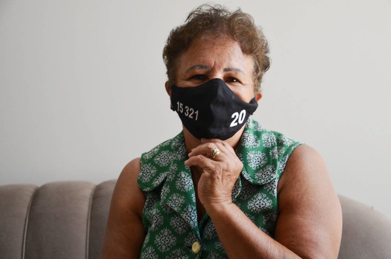 Professora pioneira que perdeu eleição por apenas um voto e já foi vereadora tenta voltar à Câmara