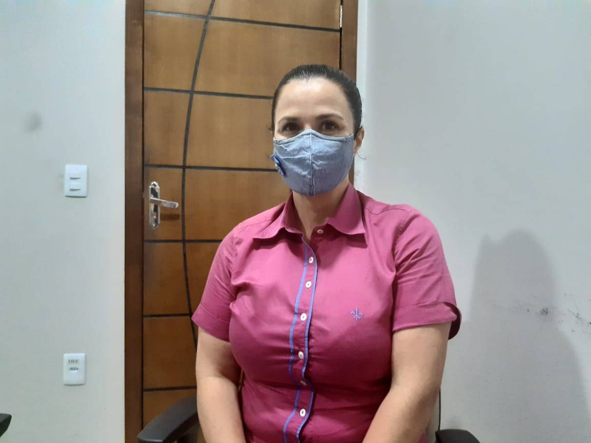 Rosani Donadon apresenta decisão judicial que aprovou sua candidatura, critica fake News e agradece eleitores