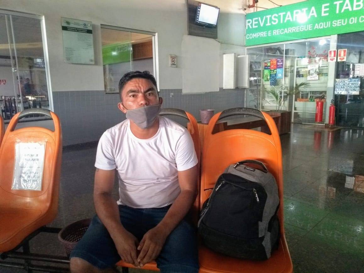 Após receber a generosidade de vilhenenses através da FOLHA, homem ajuda outro necessitado que tenta voltar para casa