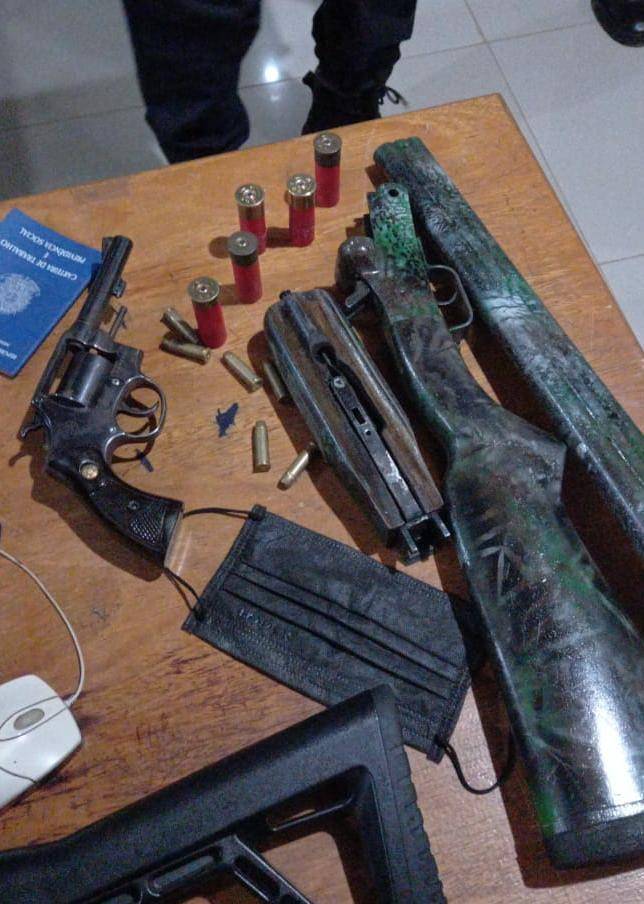 Polícia Militar aborda dois homens suspeitos e impede roubo a mão armada em casa de empresário em Cerejeiras