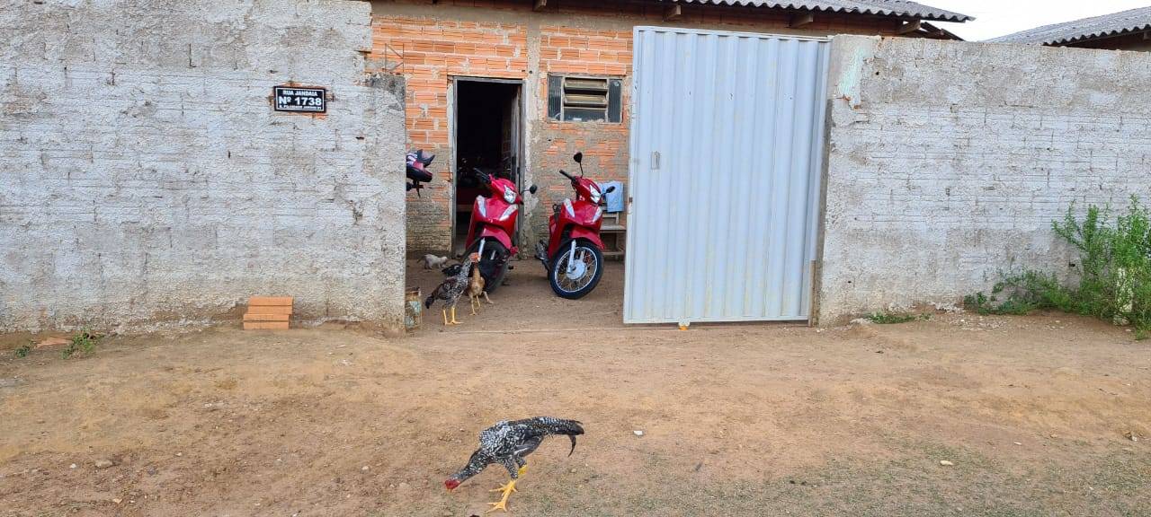 Polícia Militar recupera motonetas furtadas e prende dois homens após encontrar TVs embaixo de cama