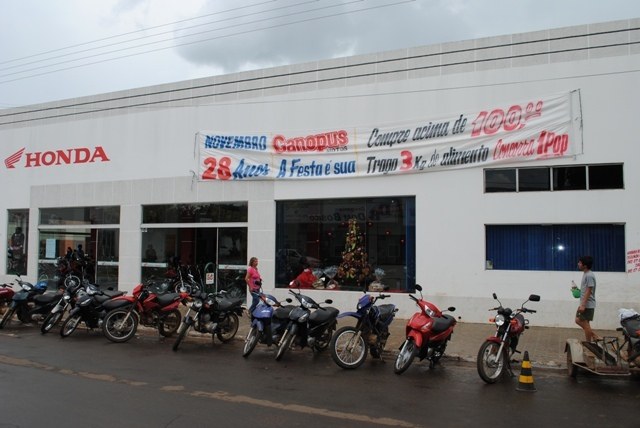 Concessionária sorteia moto para ajudar em campanha da Prefeitura