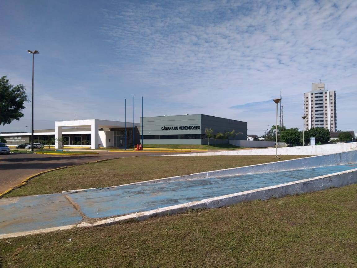 Câmara aprova contas de Eduardo Japonês e de ex-prefeitos em sessão extraordinária