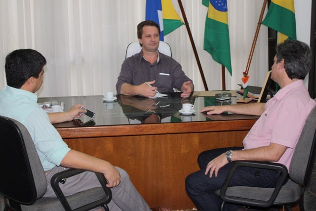 Prefeito recebe presidente da ACIV e destaca “parceria” com entidade