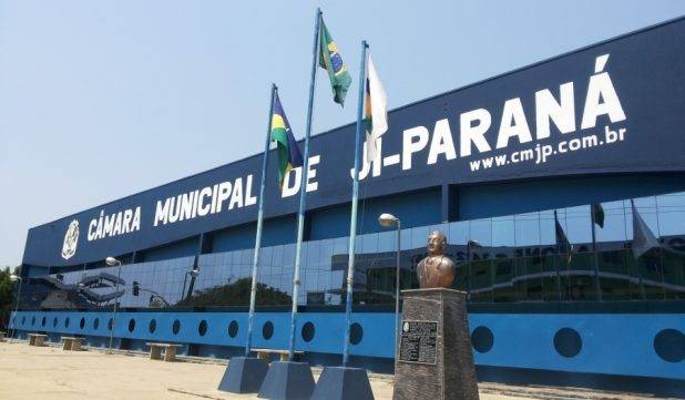 Em cidade de RO que teve prefeito preso pela PF, vereadores votarão proposta que aumenta salários e coleta de lixo em mais de 113%