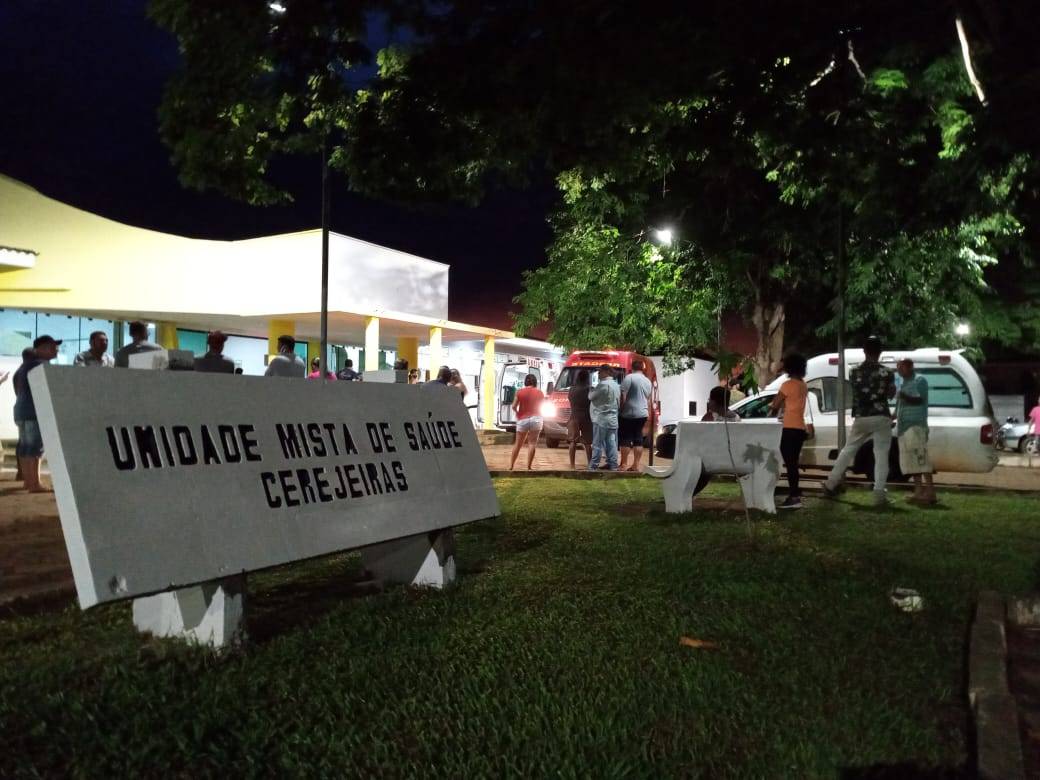 VEJA VÍDEO: colisão entre dois carros deixa mulher morta em Cerejeiras; grávida ferida vem para Vilhena