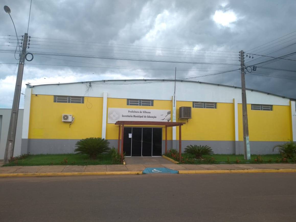 Para evitar pais de alunos dormindo em filas por vagas em escolas municipais, matrículas este ano serão on-line