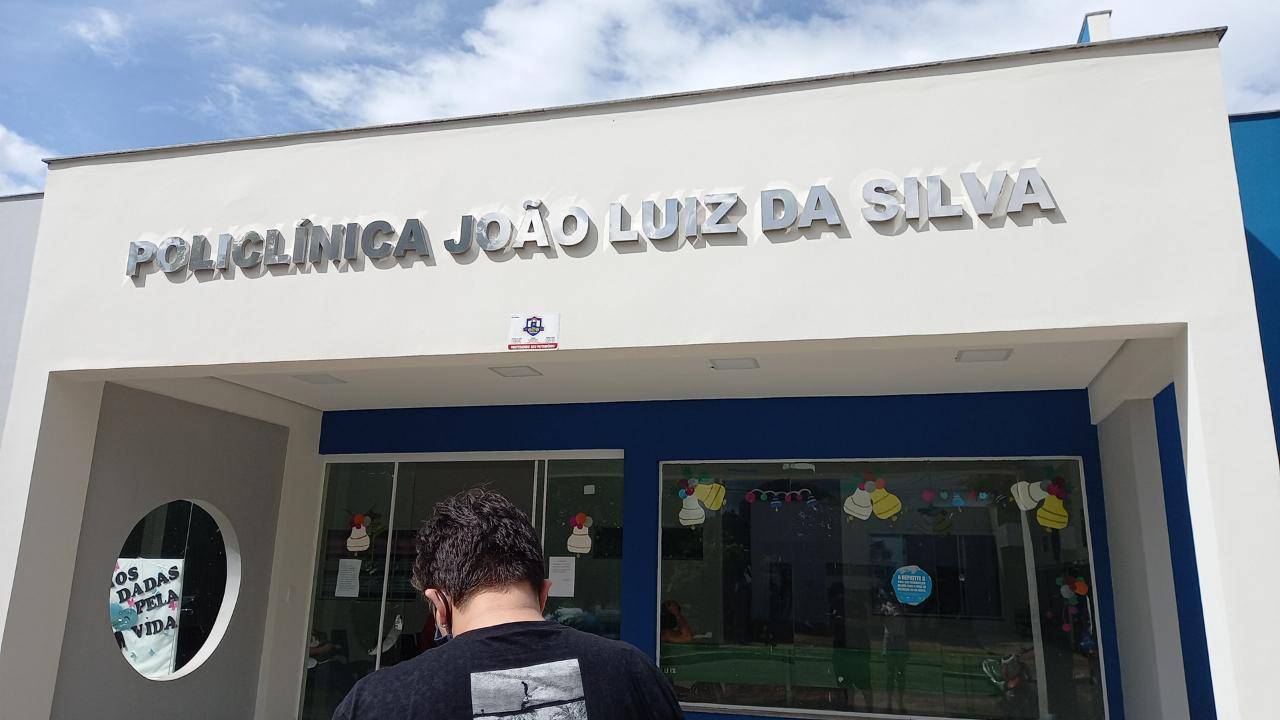 Após teste de Covid “inconclusivo”, garota de 18 anos passando mal denuncia atendimento “atrapalhado” em postinho e hospital