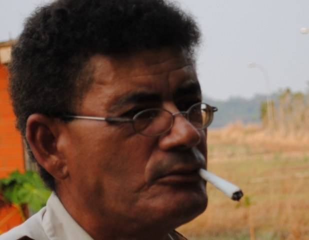 Fumante desde os oito anos, vigilante não consegue largar o cigarro
