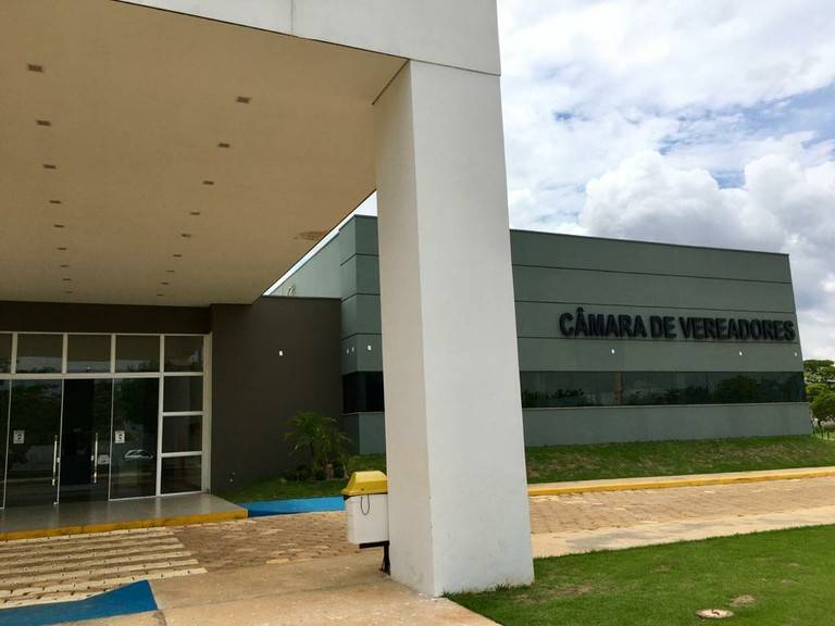 Disputa pela presidência da Câmara de Vilhena tem rasteira, reviravolta e ameaça a mandato de vereadora eleita