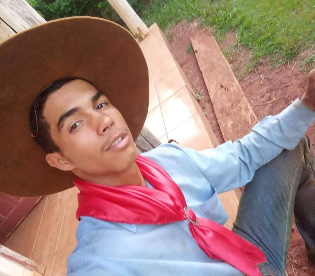 Viajando com a esposa, rapaz de 21 anos morre após capotar carro em rodovia do Cone Sul