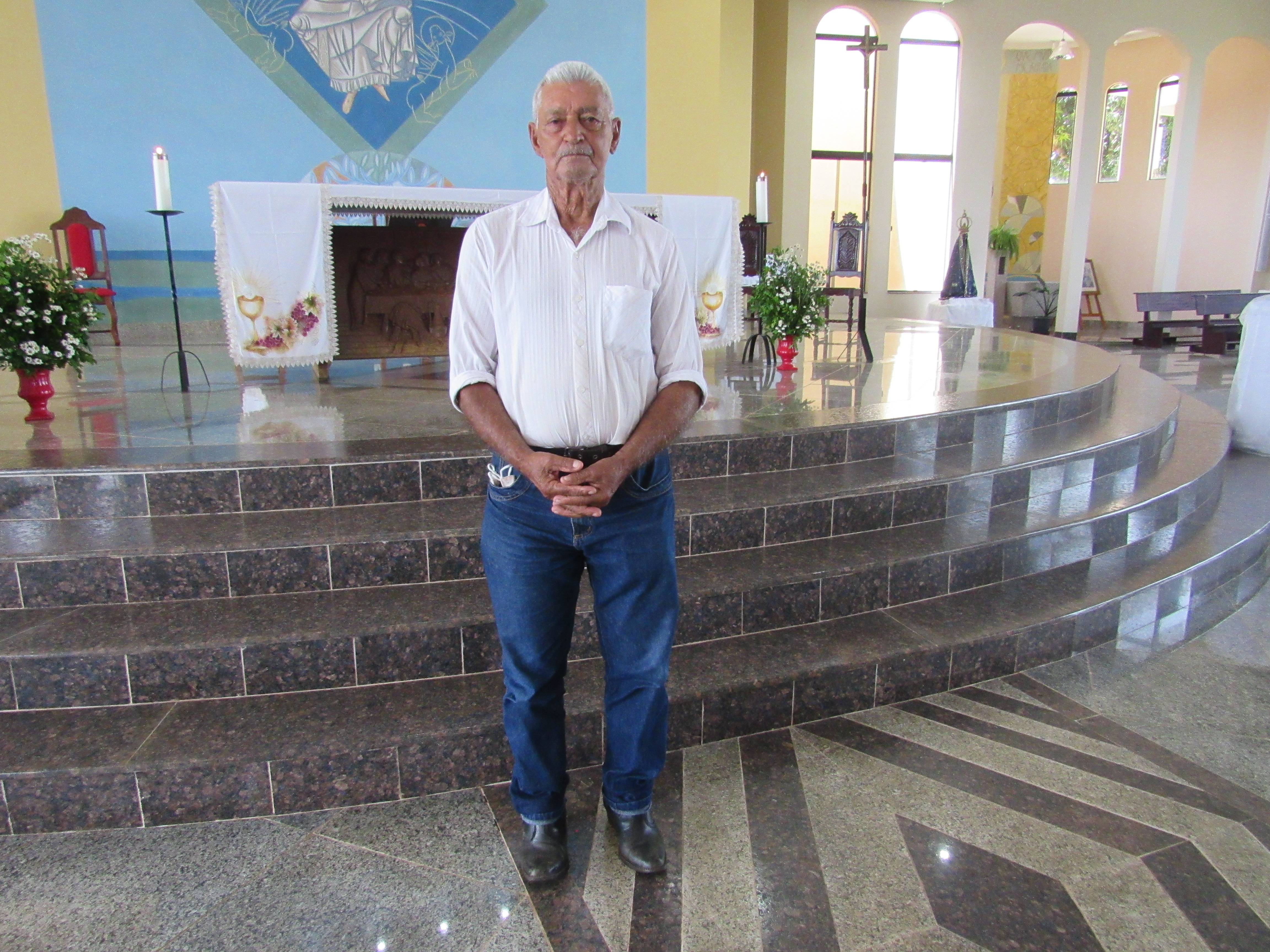 Aos 90 anos, agricultor esbanja energia ao andar de bicicleta e fazer trabalhos religiosos em Cerejeiras