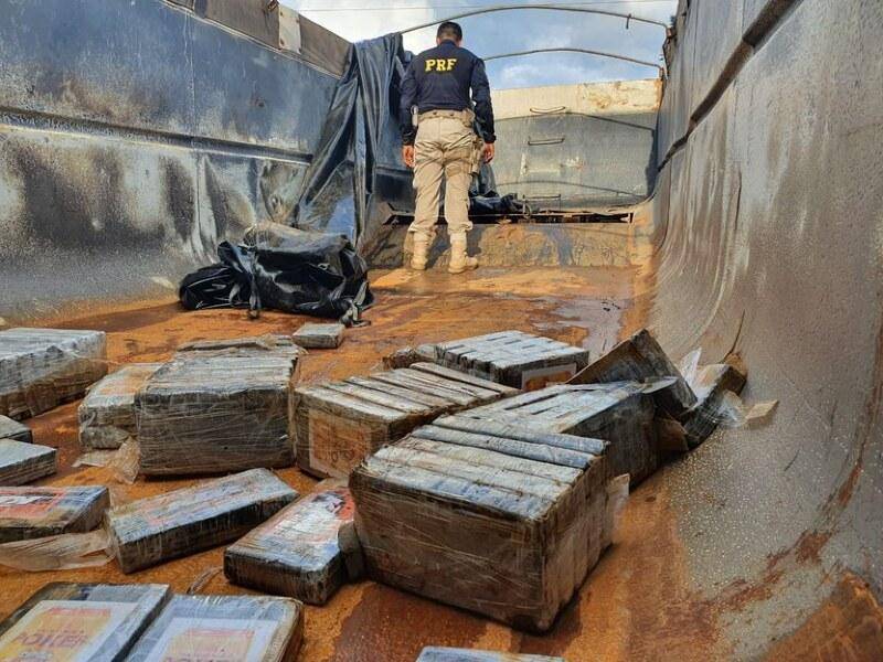 Motorista de 40 anos que embarcou quase meia tonelada de cocaína em cidade vizinha é preso indo para São Paulo